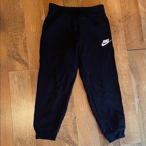 Nike Kids 🖤 Black Sweatpants Size 7